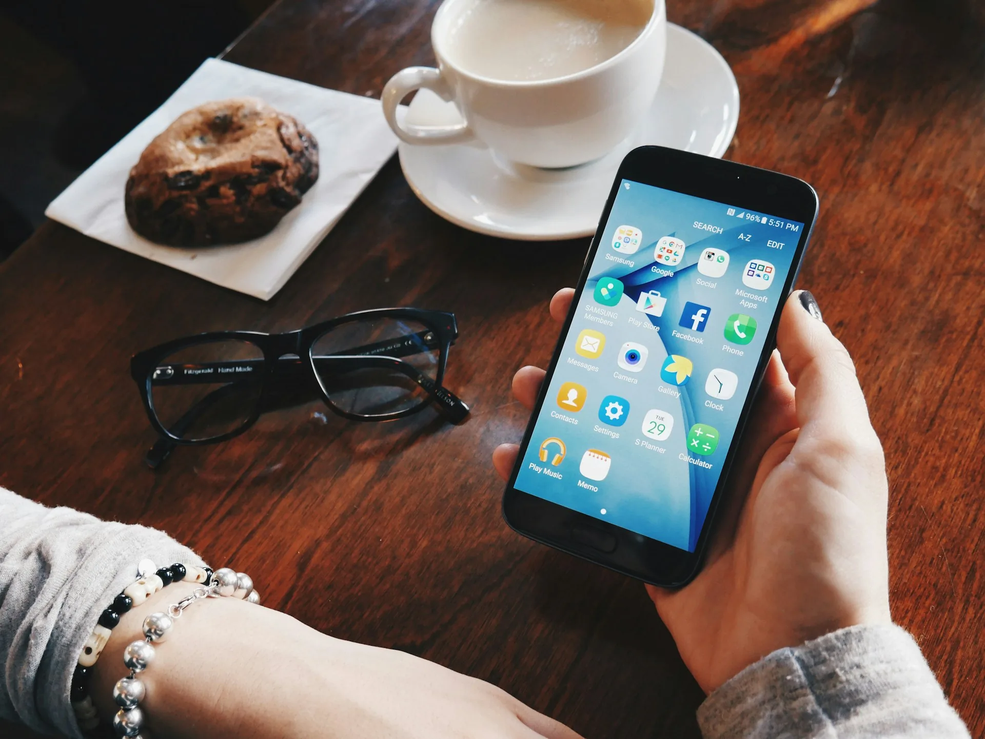 Google Ads vs Meta Ads: dove mettere i soldi prima